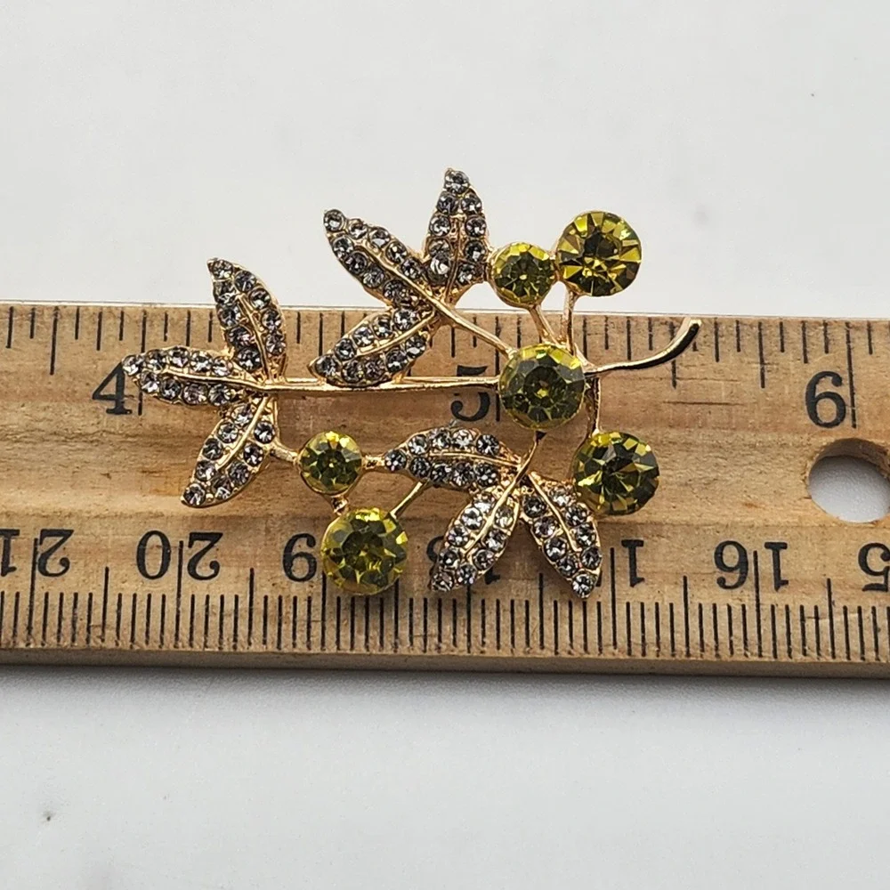 Gold Tone Leaf Branch‎ Brooch Pin Rhinestone Crystal Gem Accents